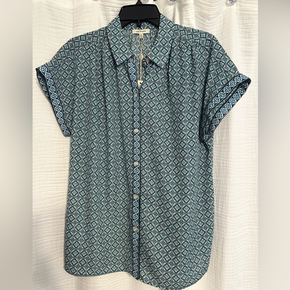 Women’s Green Patterned Shirt